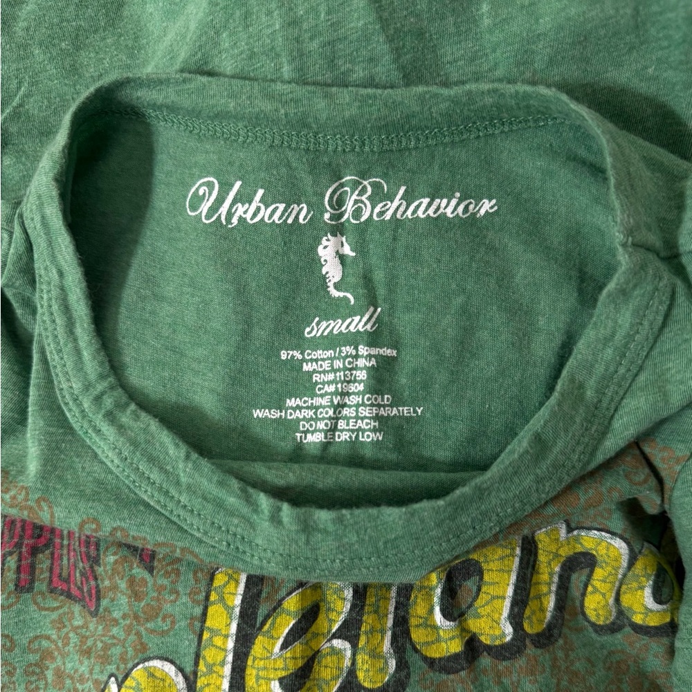 Urban Behavior Apples Graphic Tee - Picture 3 of 3